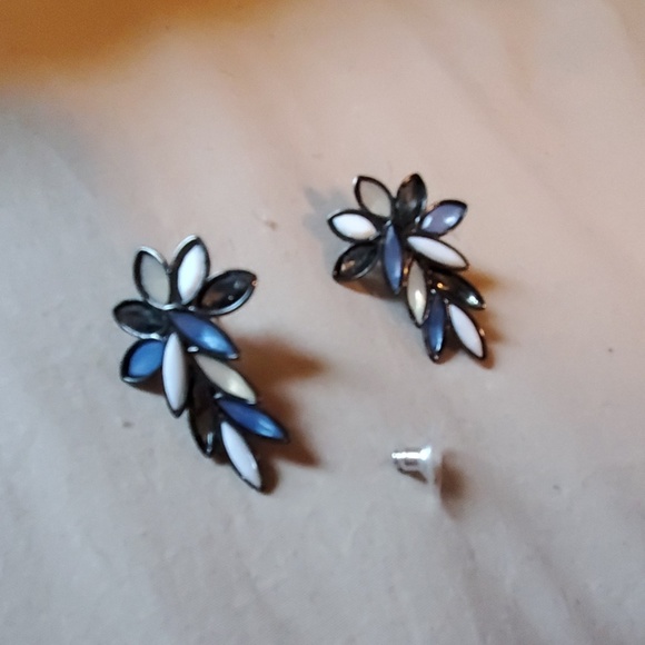 Park Lane Earrings - Picture 2 of 2